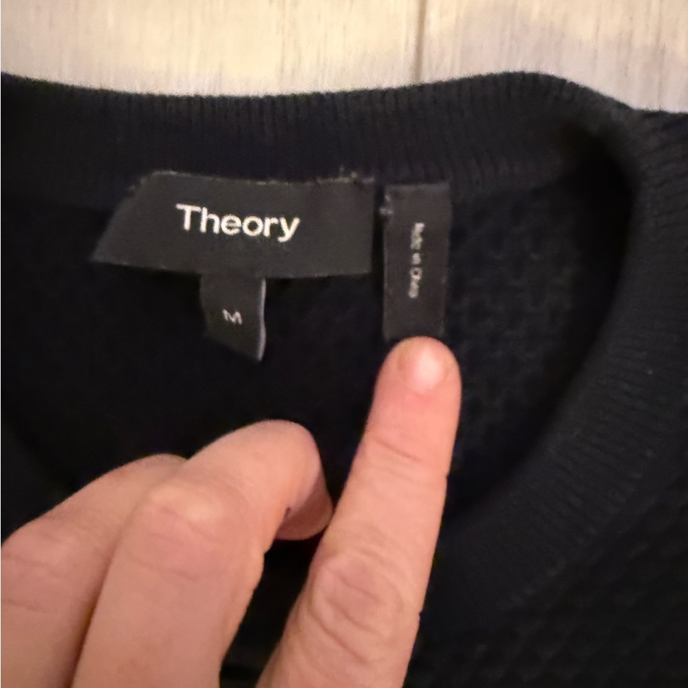THEORY Men's Deep Blue Textured Knit Crewneck Sweater Size M scalloped pullover - Picture 5 of 8